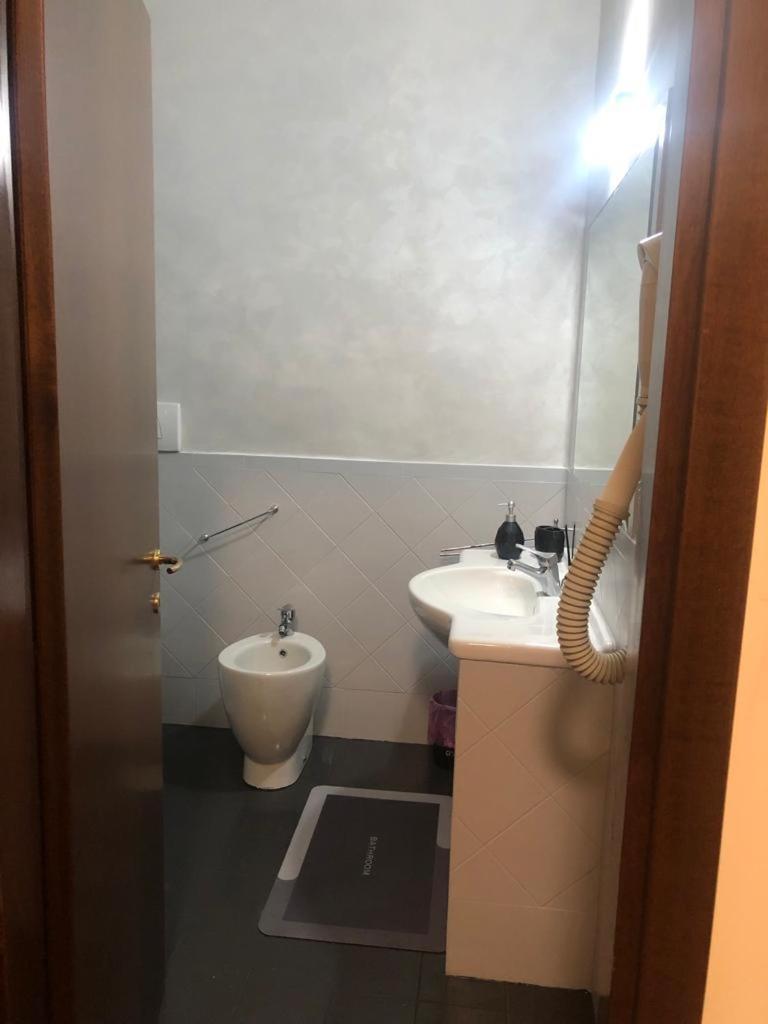 רומא Alma Rooms Appia מראה חיצוני תמונה